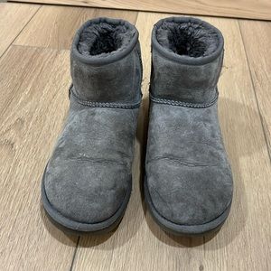 UGG Classic Mini Boot